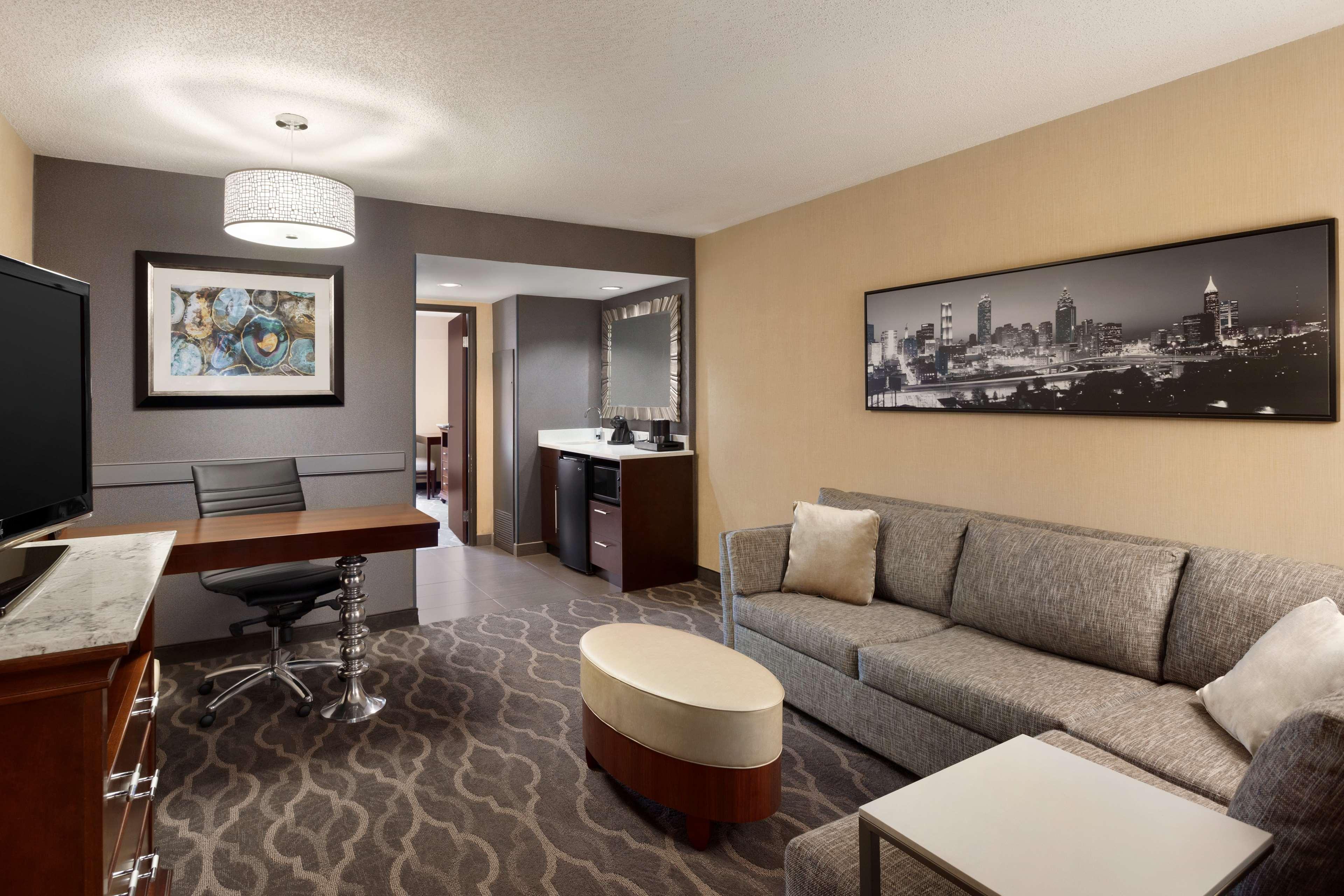 Embassy Suites By Hilton Atlanta Airport College Park Bagian luar foto
