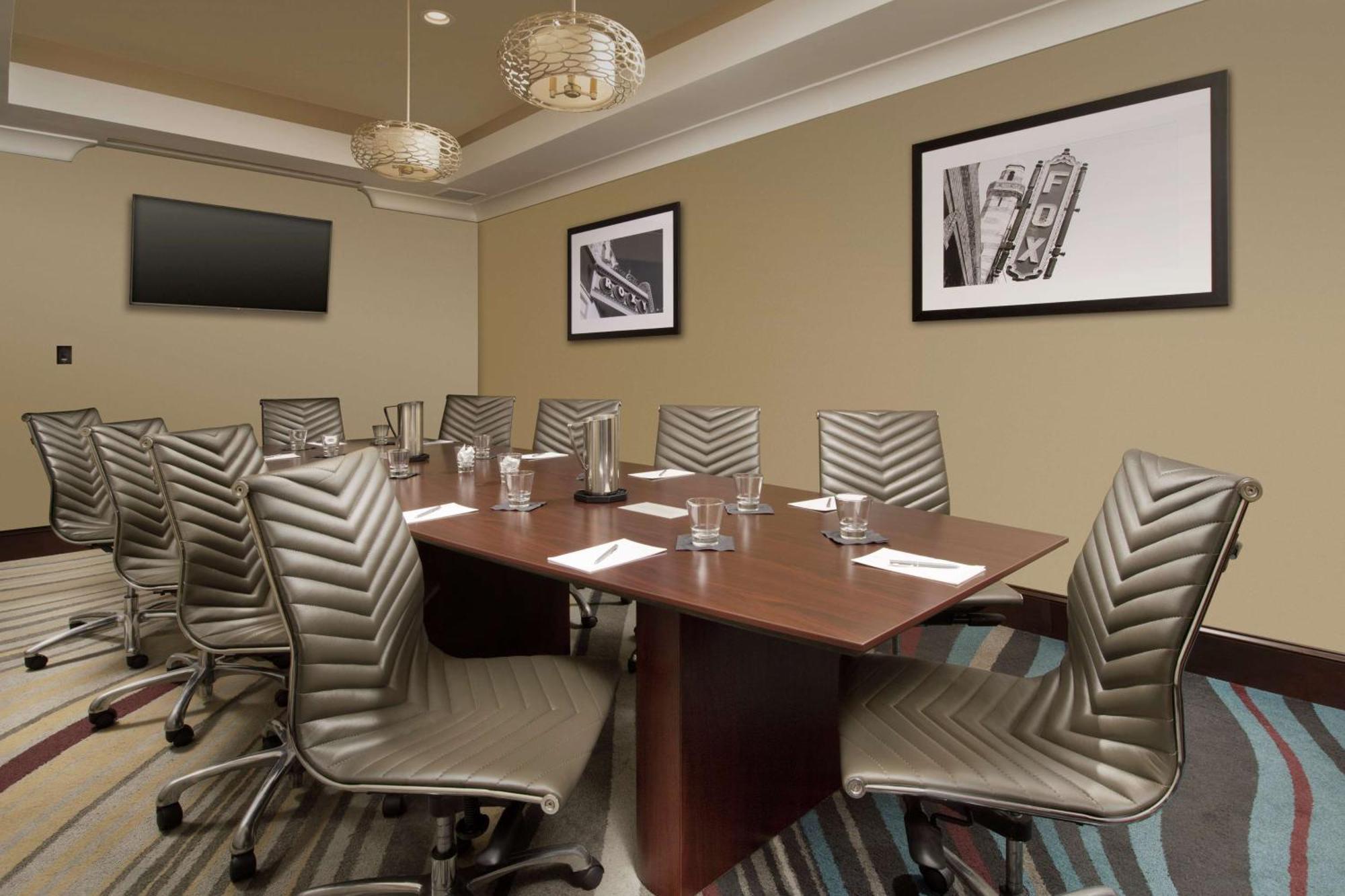 Embassy Suites By Hilton Atlanta Airport College Park Bagian luar foto