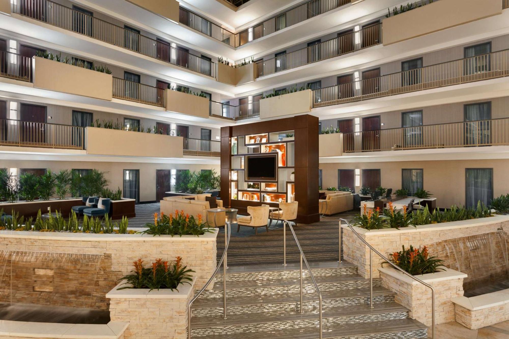 Embassy Suites By Hilton Atlanta Airport College Park Bagian luar foto