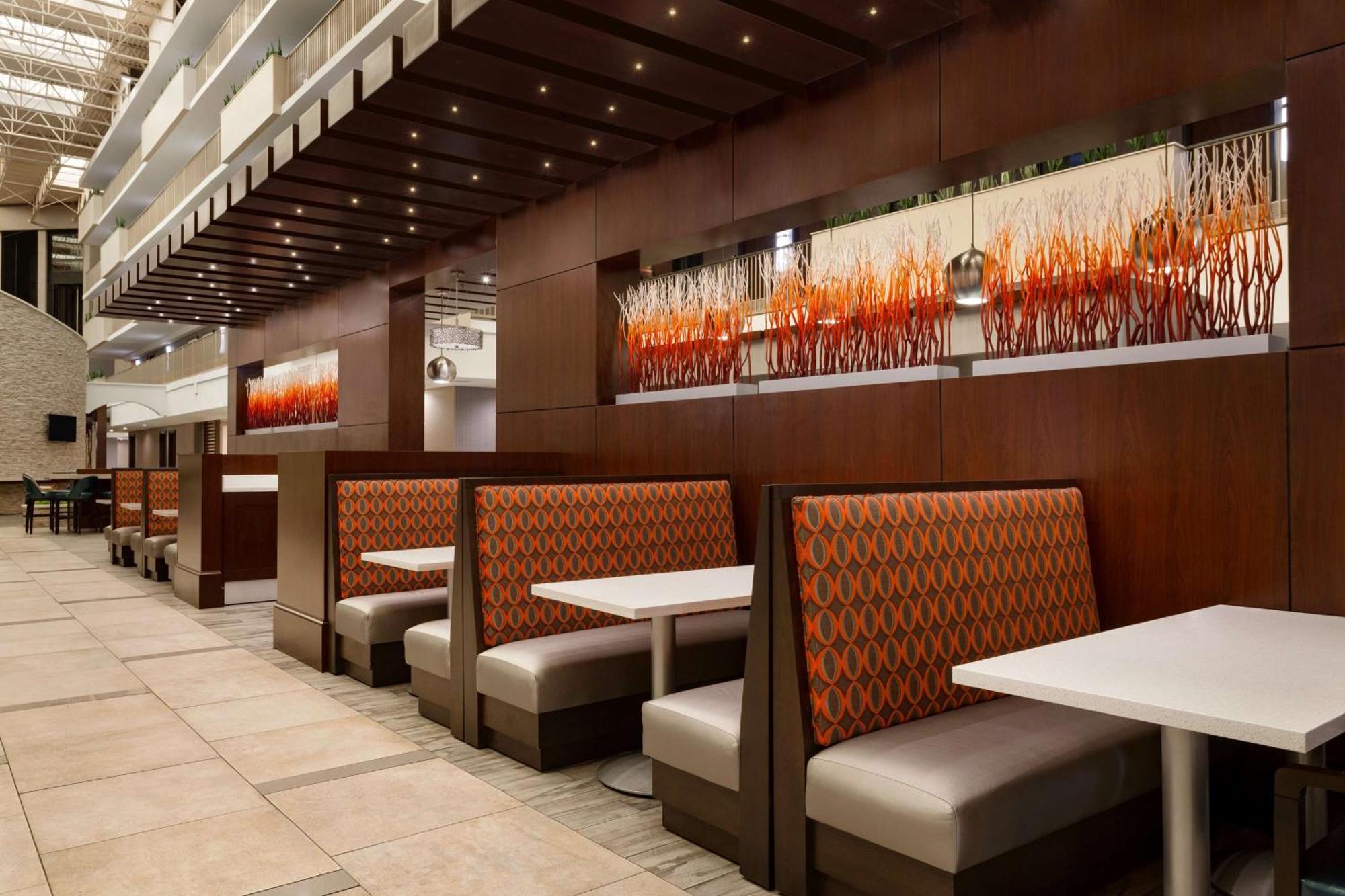 Embassy Suites By Hilton Atlanta Airport College Park Bagian luar foto