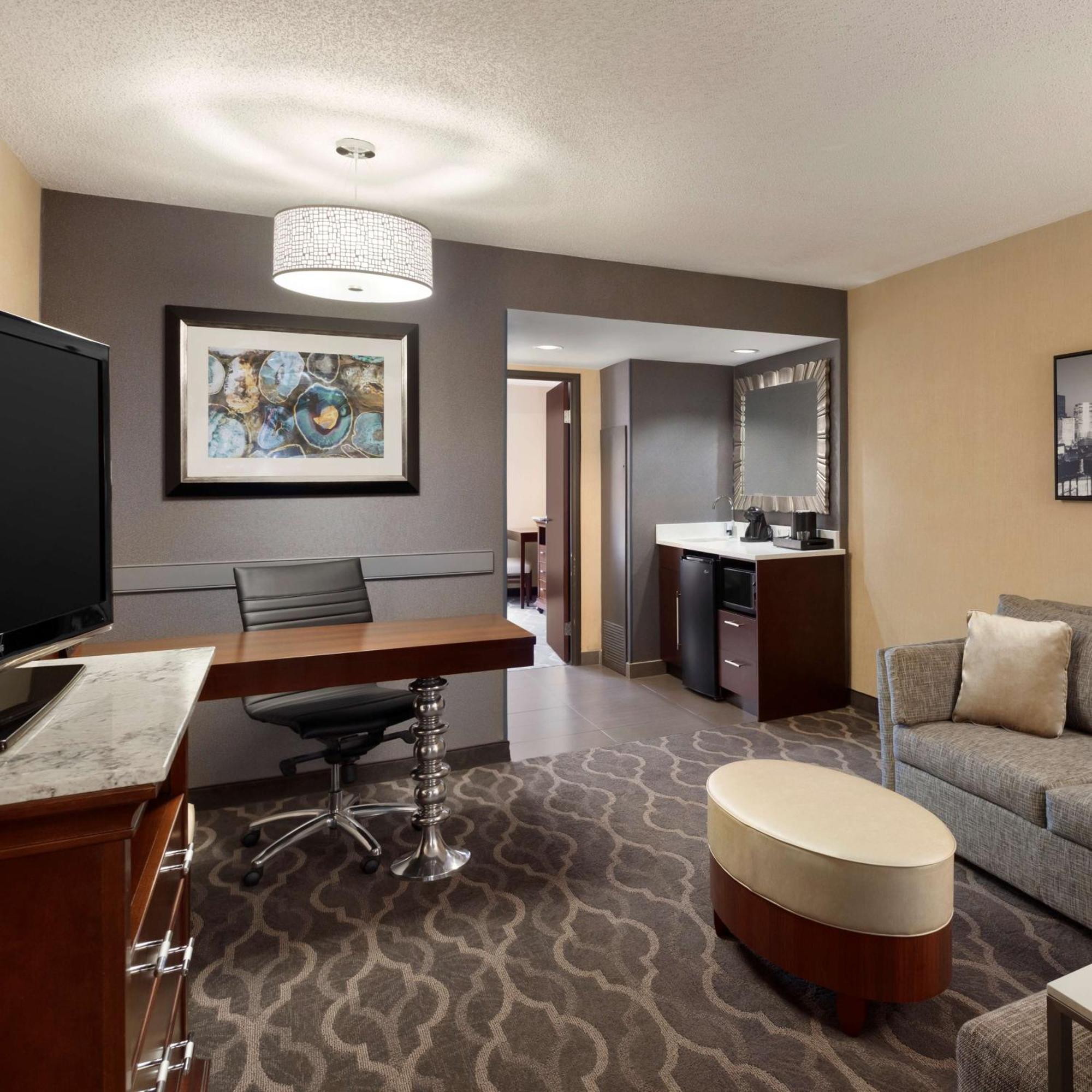 Embassy Suites By Hilton Atlanta Airport College Park Bagian luar foto