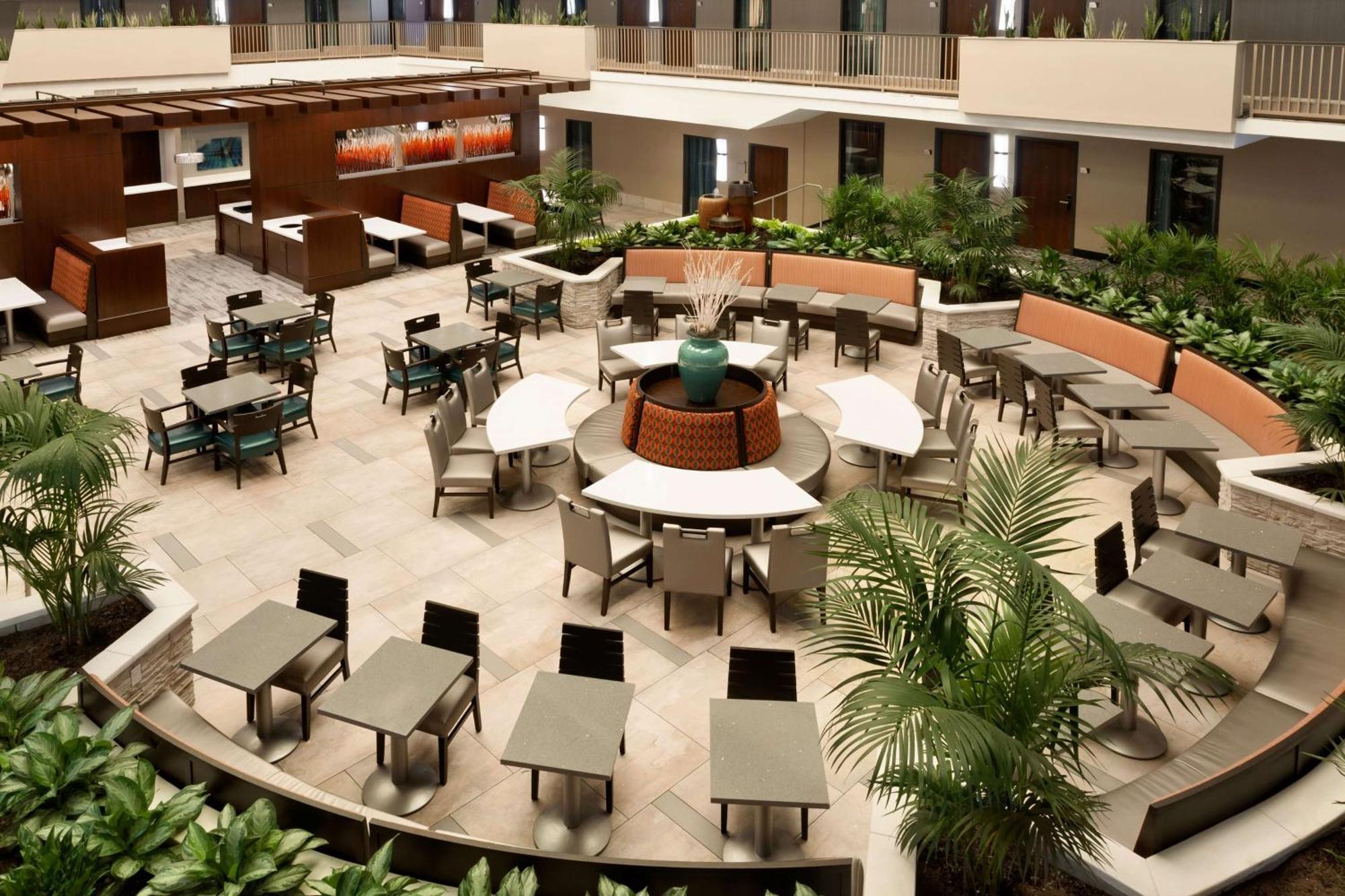 Embassy Suites By Hilton Atlanta Airport College Park Bagian luar foto