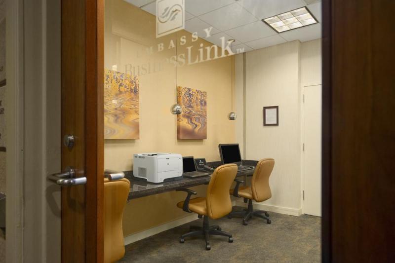 Embassy Suites By Hilton Atlanta Airport College Park Bagian luar foto